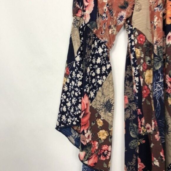 Anthropologie Naif Floral Bell Sleeve peasant Blouse New Condition Small - Picture 5 of 7